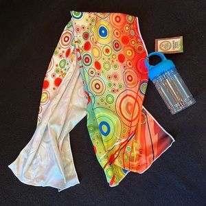 Great Outdoor Games Co. Cooling towel w/ Bottle Circle Pattern NEW